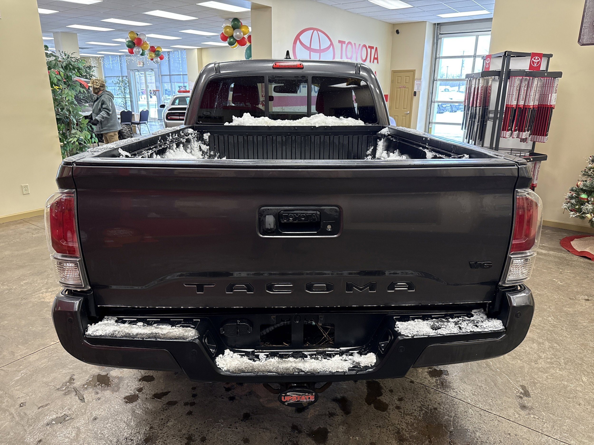 Used 2021 Toyota Tacoma TRD Off-Road w/ TRD Premium Off Road Package image 8