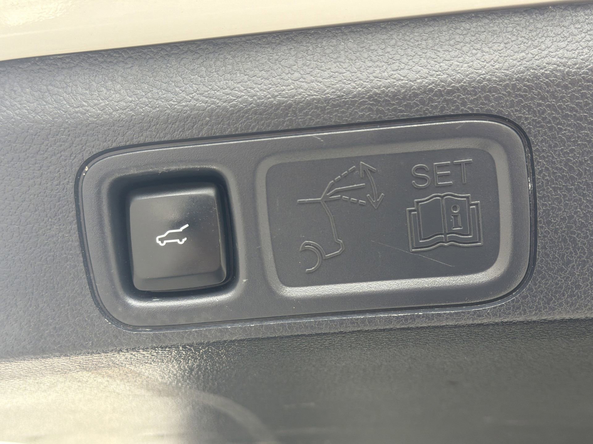 Certified 2024 Ford Expedition Limited image 36