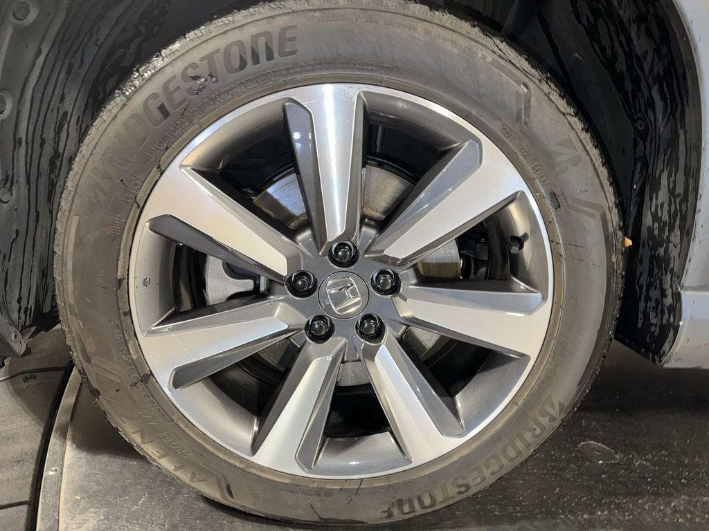 Certified 2023 Honda Pilot Touring image 11