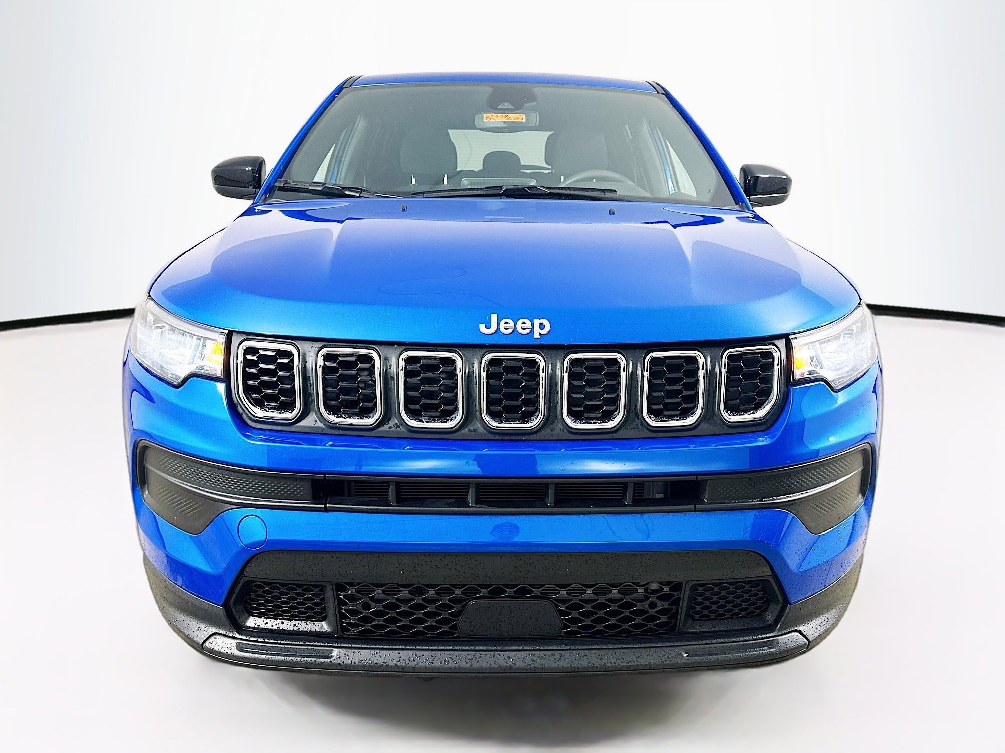 Certified 2025 Jeep Compass Sport image 2
