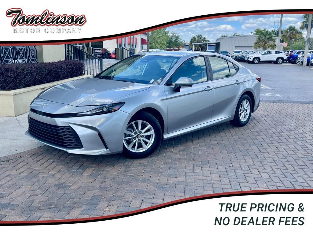 Used 2025 Toyota Camry LE image 1