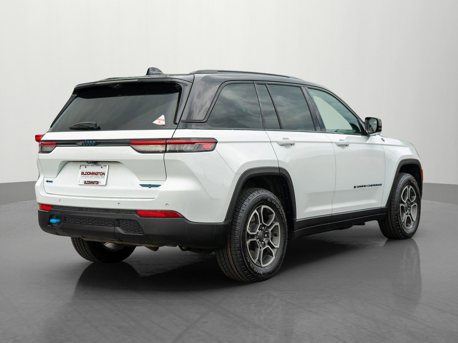 Used 2022 Jeep Grand Cherokee Trailhawk w/ Luxury Tech Group III AWD/4WD image 7