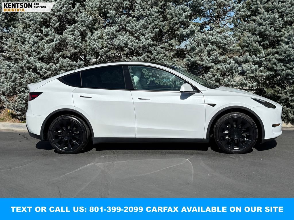 Used 2022 Tesla Model Y Long Range image 9