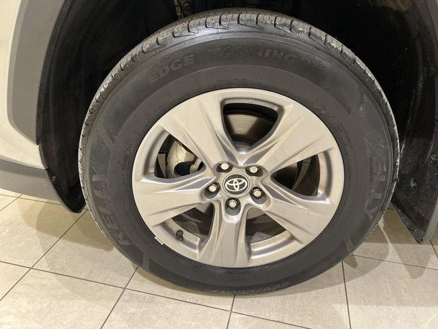 Used 2023 Toyota RAV4 XLE w/ Convenience Package FWD image 30