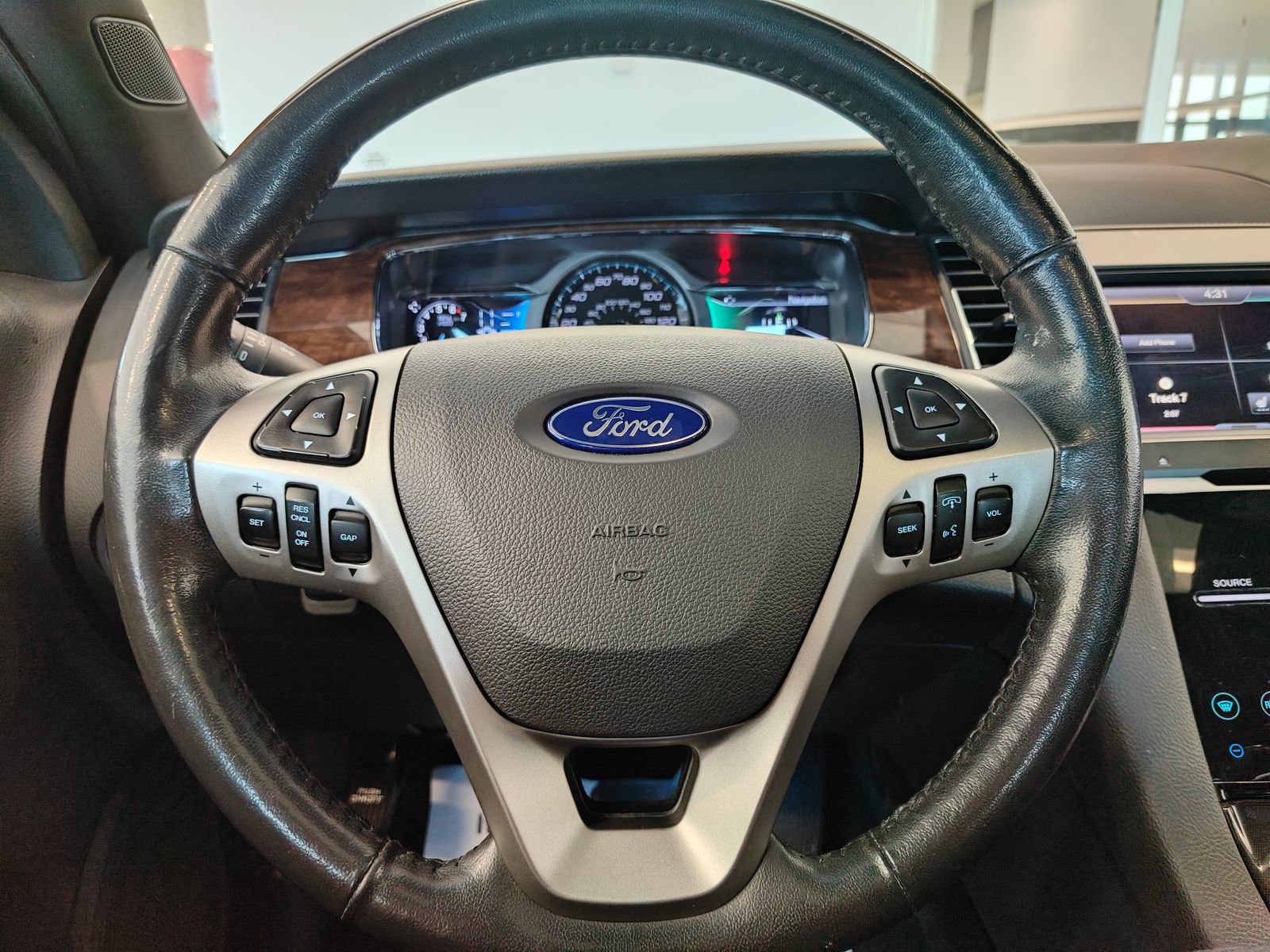 Used 2014 Ford Taurus Limited w/ Equipment Group 301A image 23