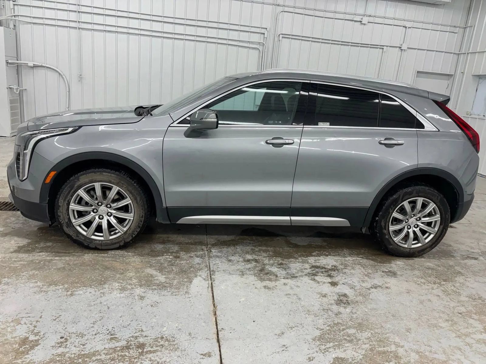Used 2023 Cadillac XT4 Premium Luxury FWD image 2