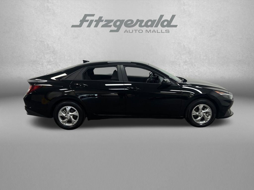Used 2023 Hyundai Elantra SE w/ Cargo Package FWD image 8