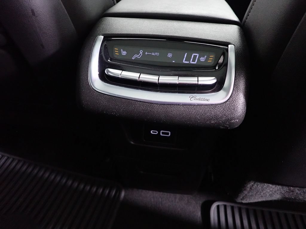 Used 2020 Cadillac XT6 Premium Luxury FWD image 40