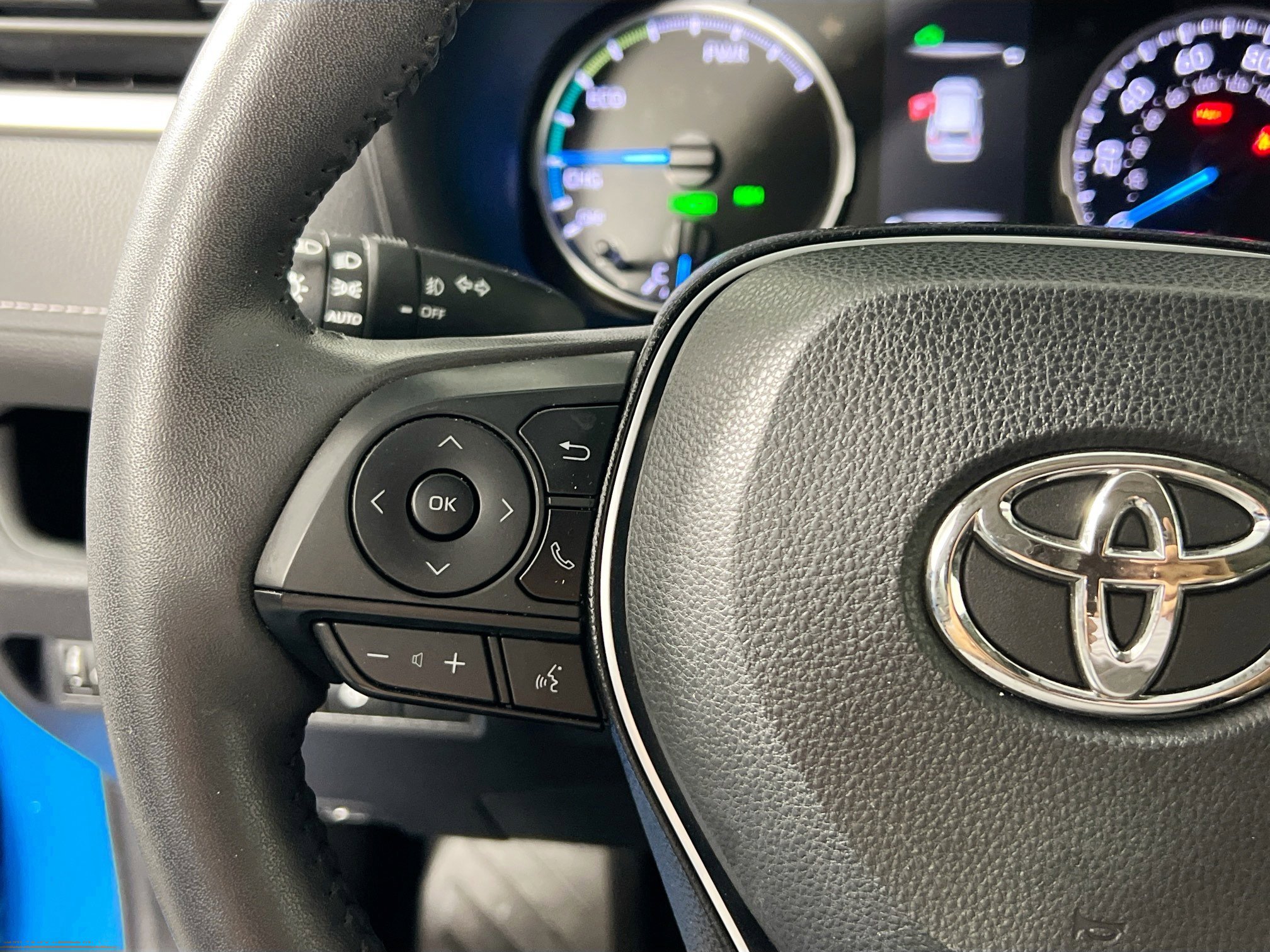 Used 2020 Toyota RAV4 XLE w/ Convenience Package AWD/4WD image 18