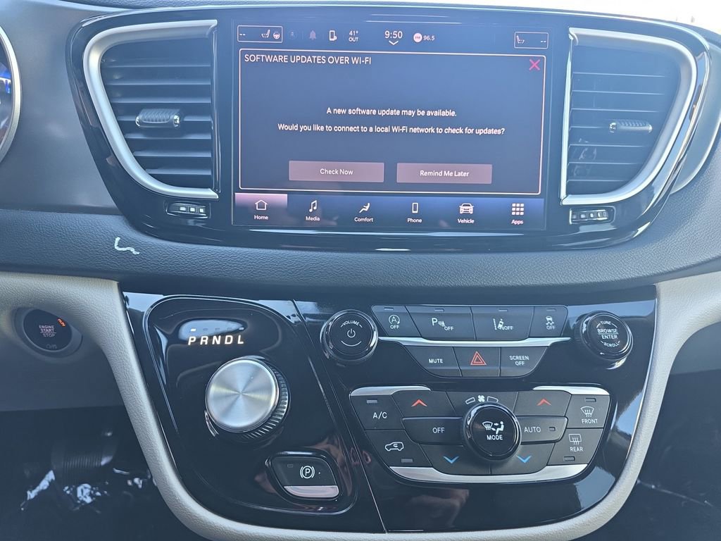 Used 2023 Chrysler Pacifica Touring-L image 22