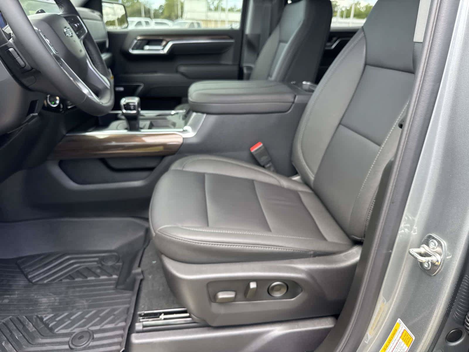 New 2026 Chevrolet Silverado 1500 RST w/ RST All Star Premium Package AWD/4WD image 11