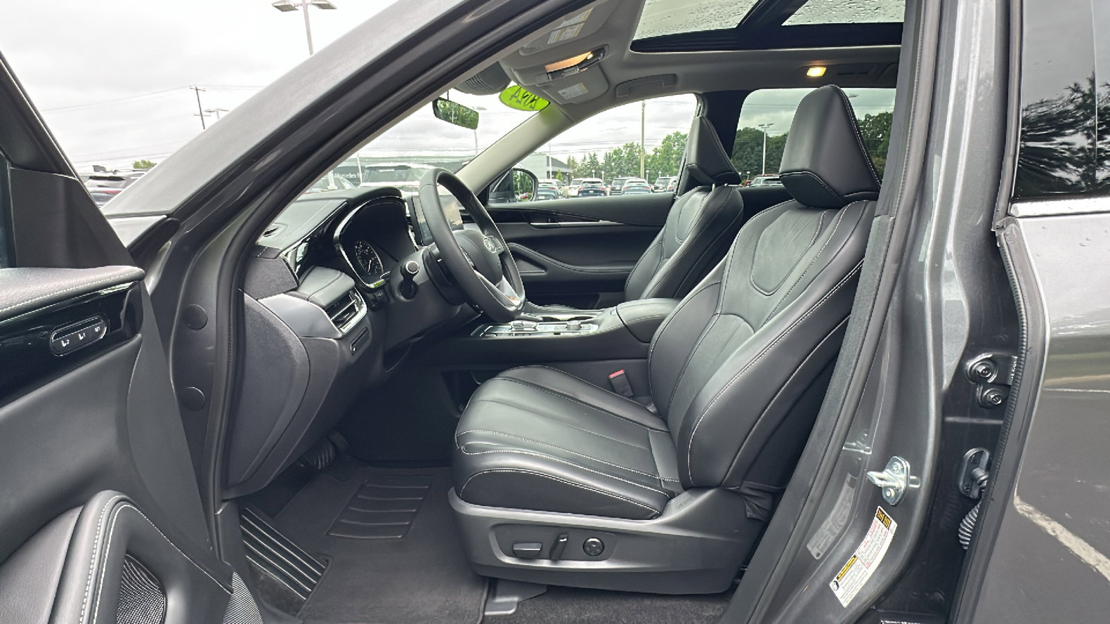 Certified 2024 INFINITI QX60 Pure image 12