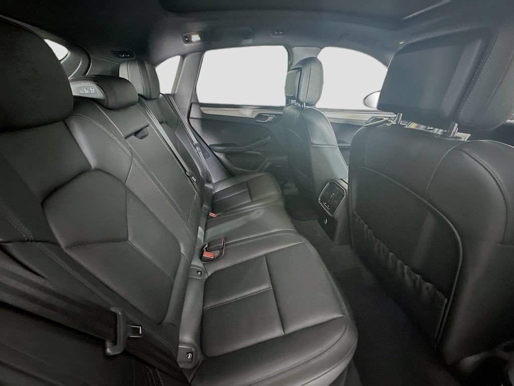 New 2026 Porsche Macan Turbo AWD/4WD image 28
