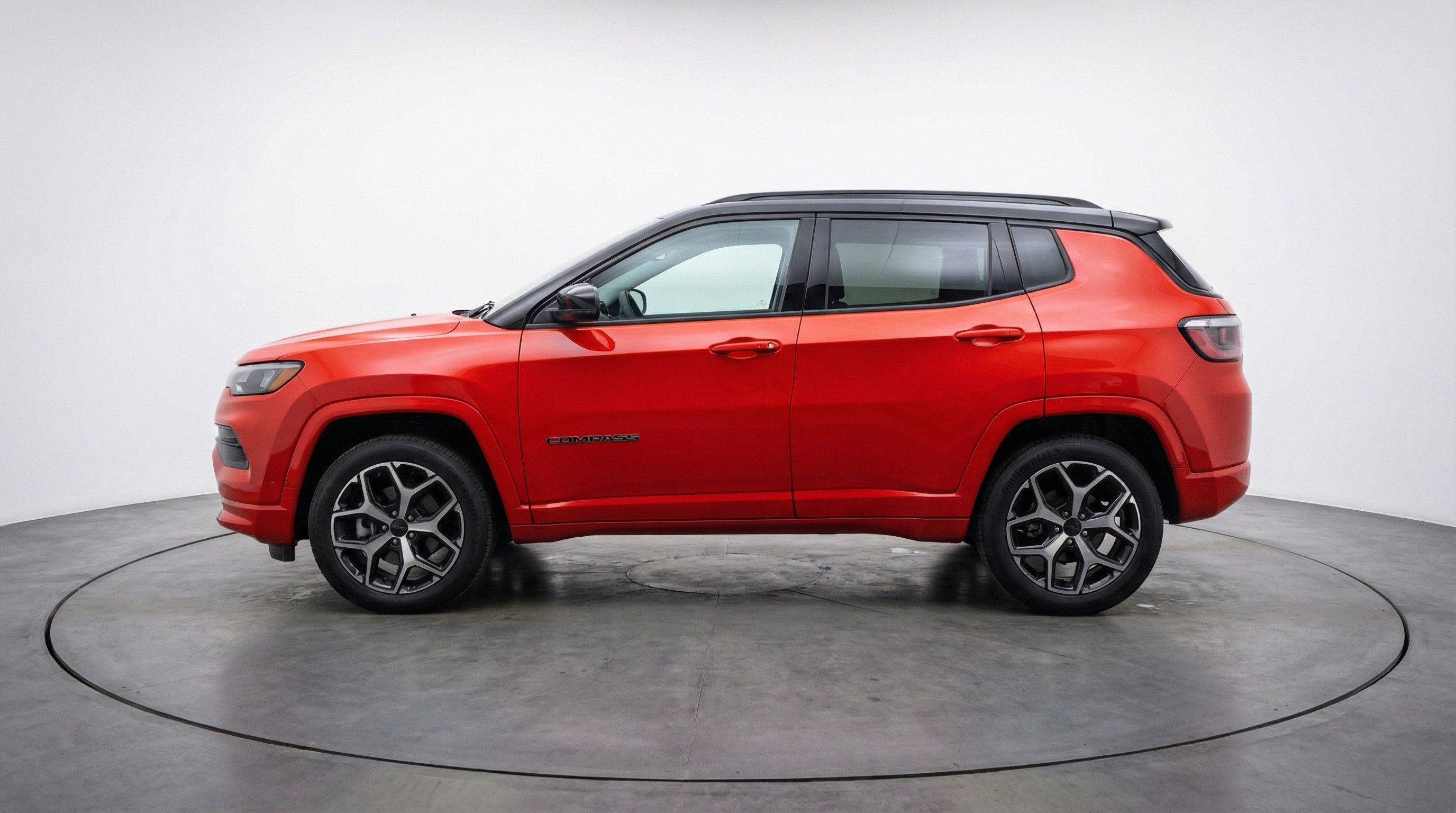 Used 2025 Jeep Compass Limited image 5