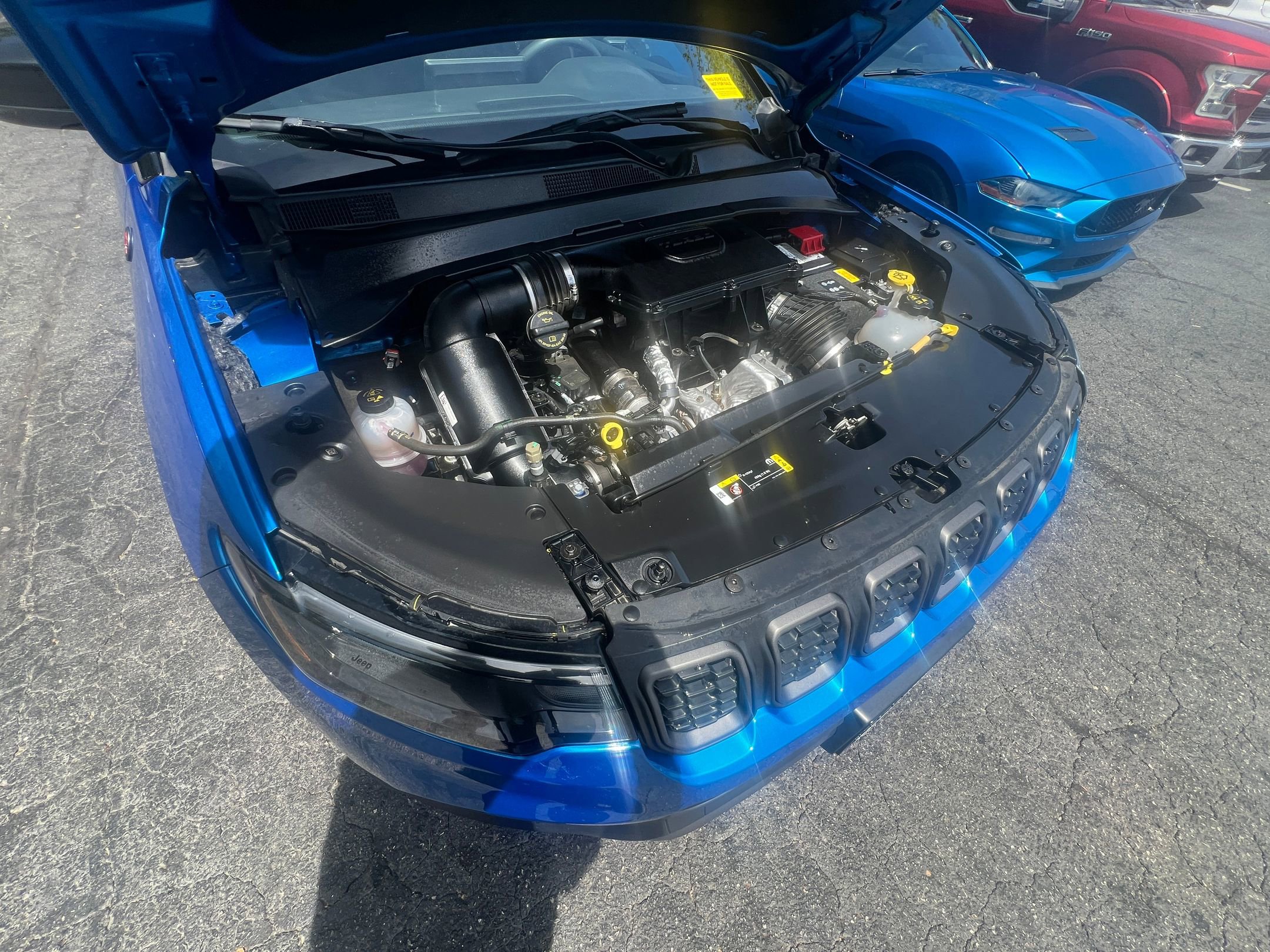 Used 2025 Chevrolet Trax LT FWD image 27