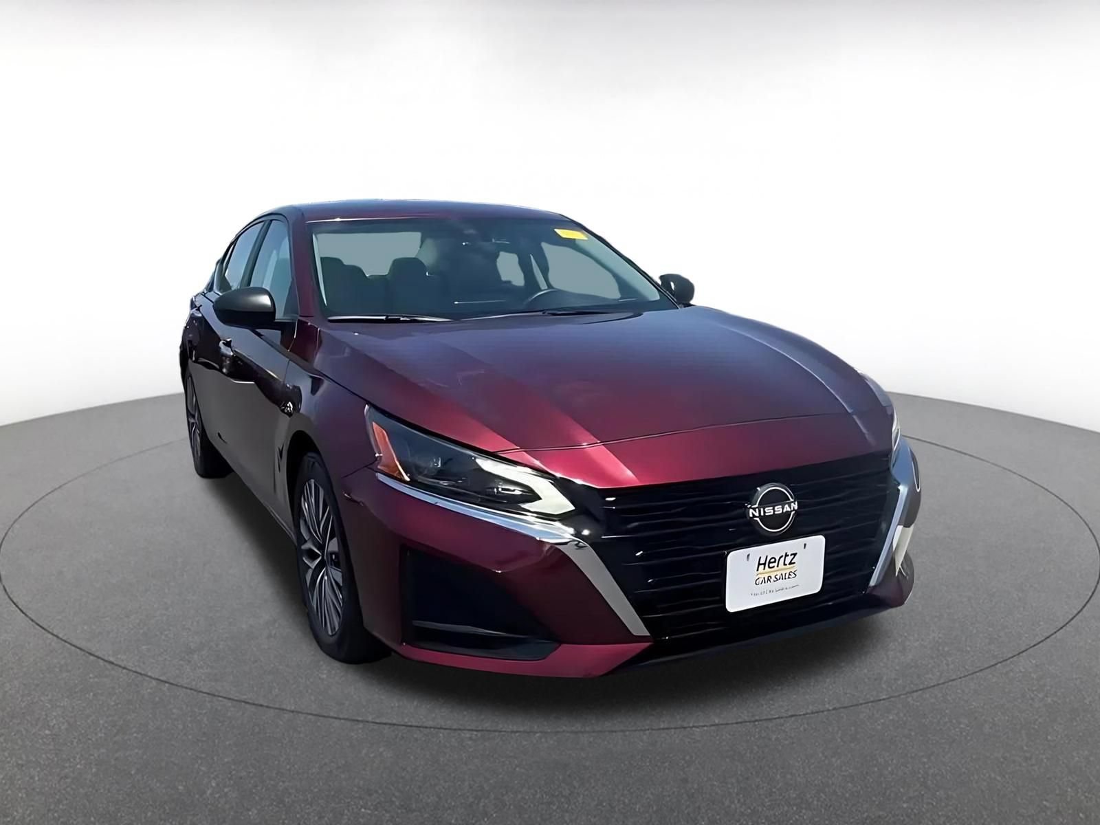 Used 2025 Nissan Altima 2.5 SV FWD image 3