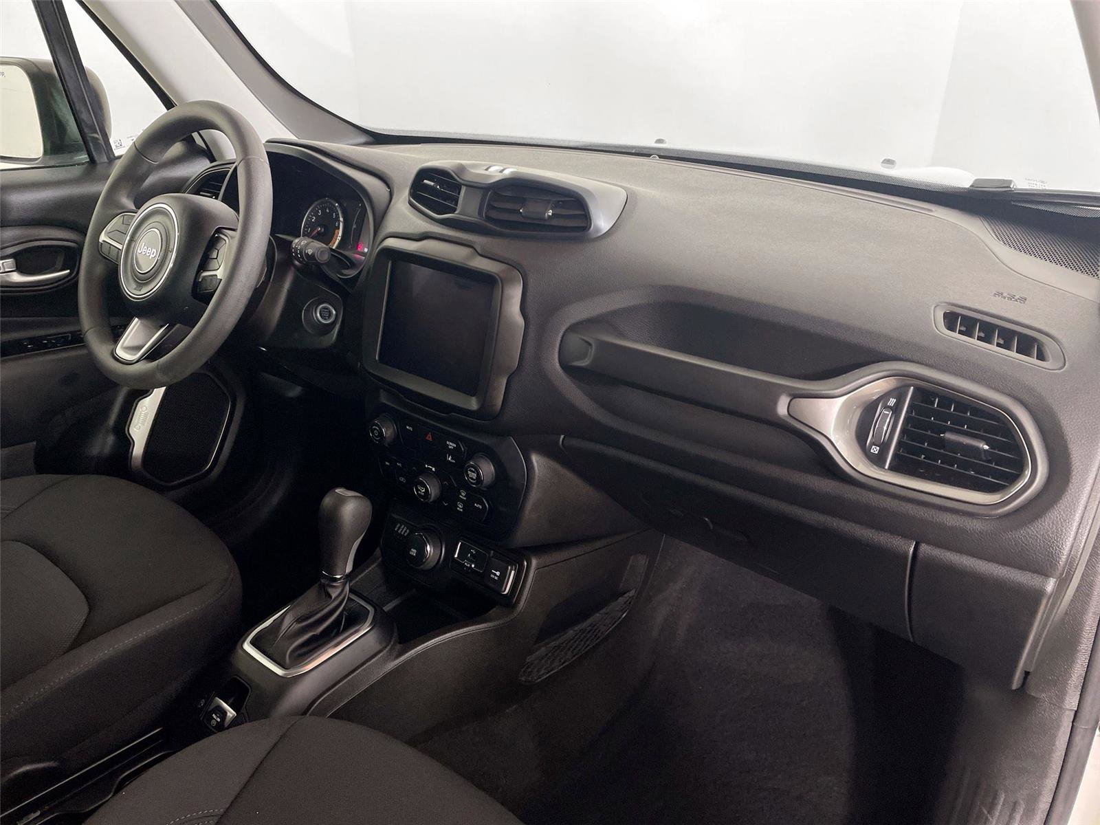 Used 2023 Jeep Renegade Latitude AWD/4WD image 27