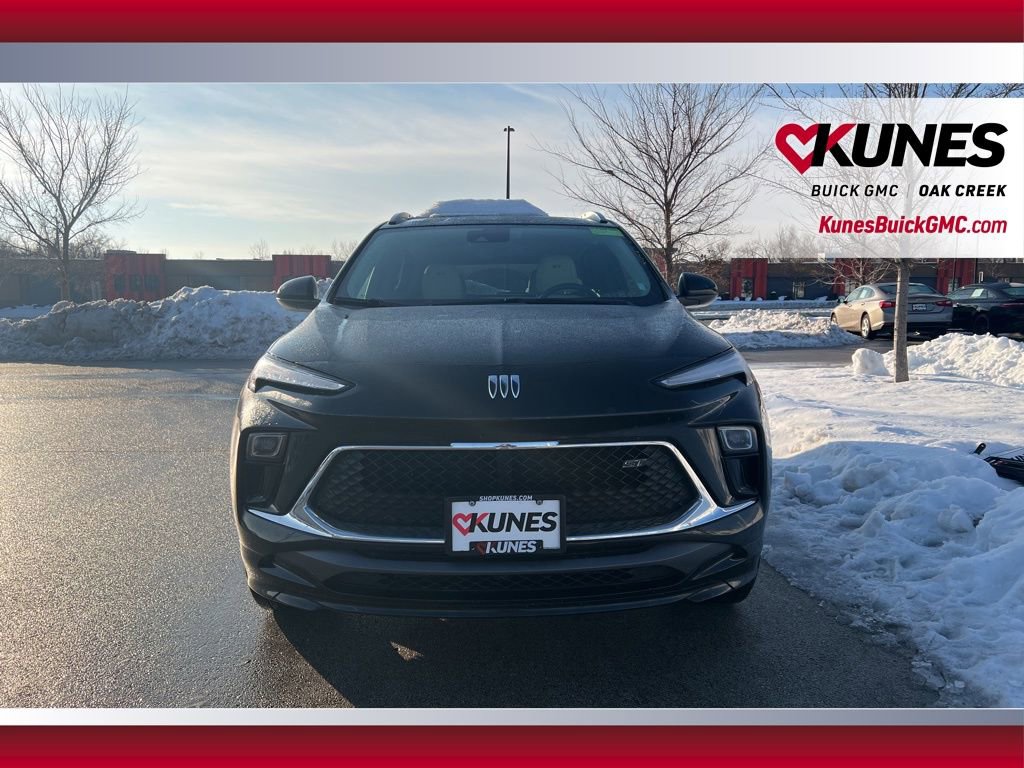 Used 2024 Buick Encore GX Sport Touring image 3