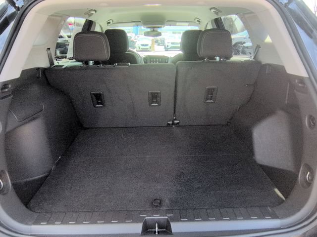 Used 2024 GMC Terrain SLE AWD/4WD image 26