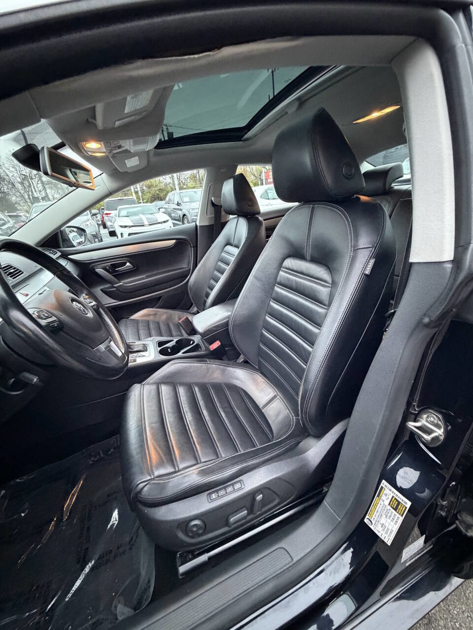 Used 2010 Volkswagen CC Luxury image 9