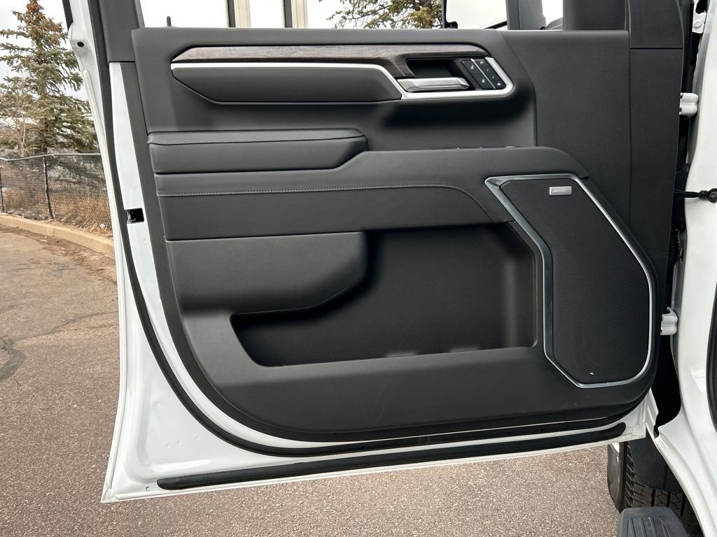 Used 2025 Chevrolet Silverado 3500 LTZ w/ LTZ Plus Package image 17