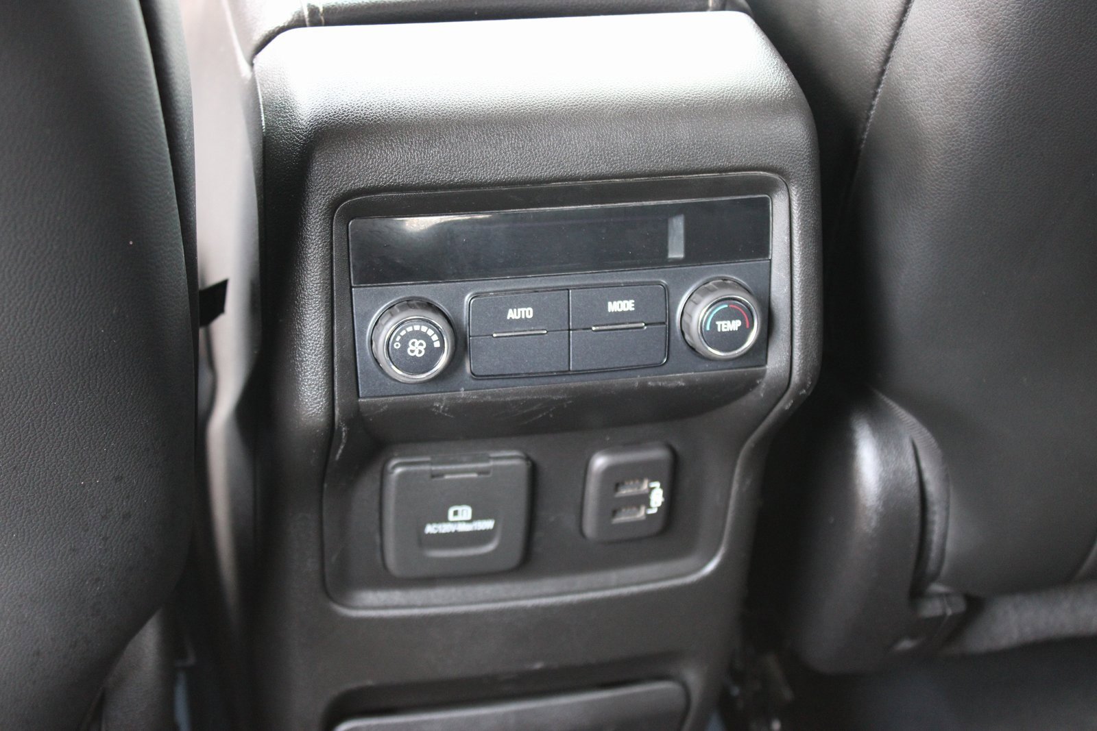 Used 2019 GMC Acadia SLT image 16