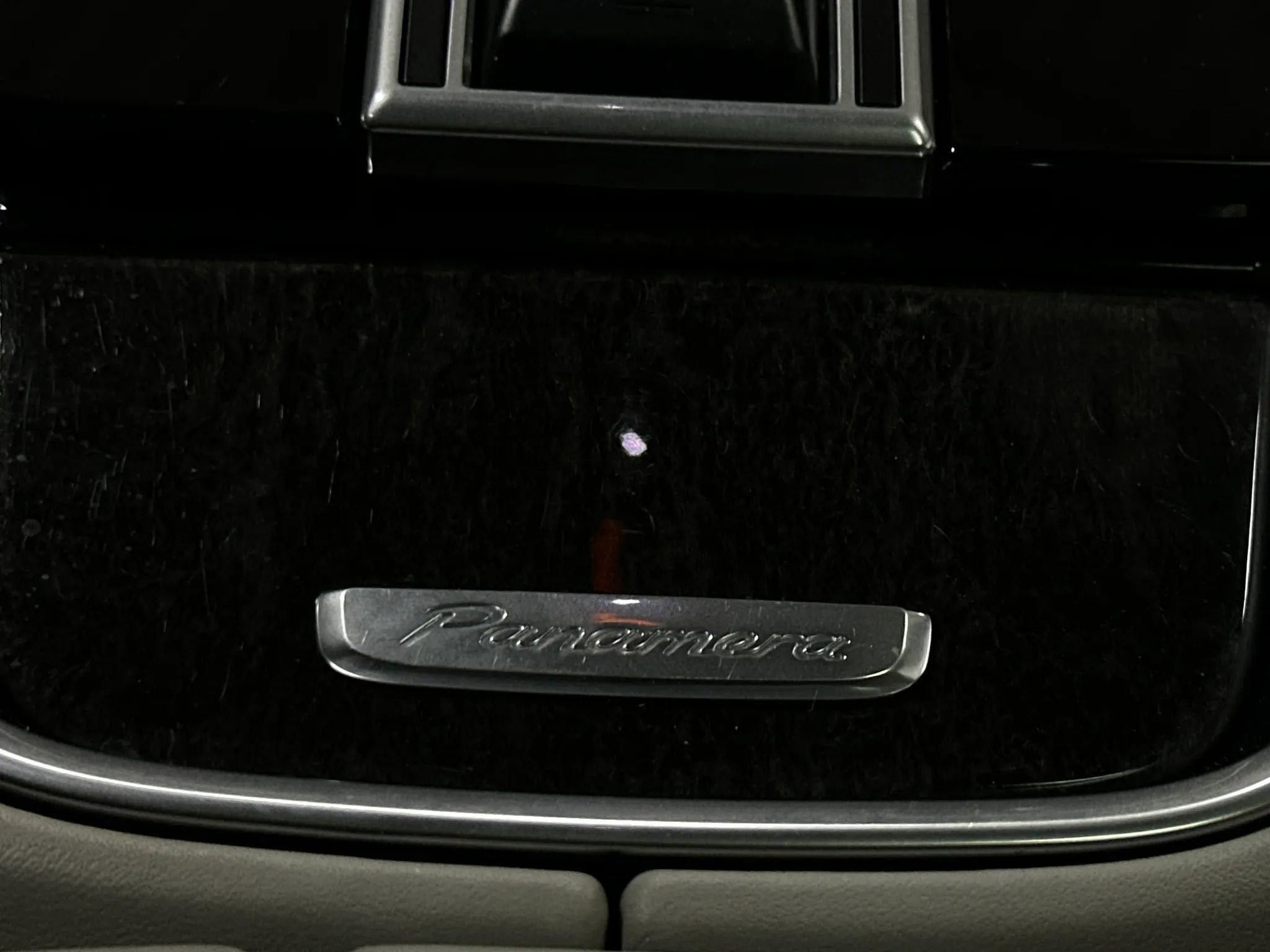Used 2018 Porsche Panamera 4 w/ Premium Package Plus AWD/4WD image 47