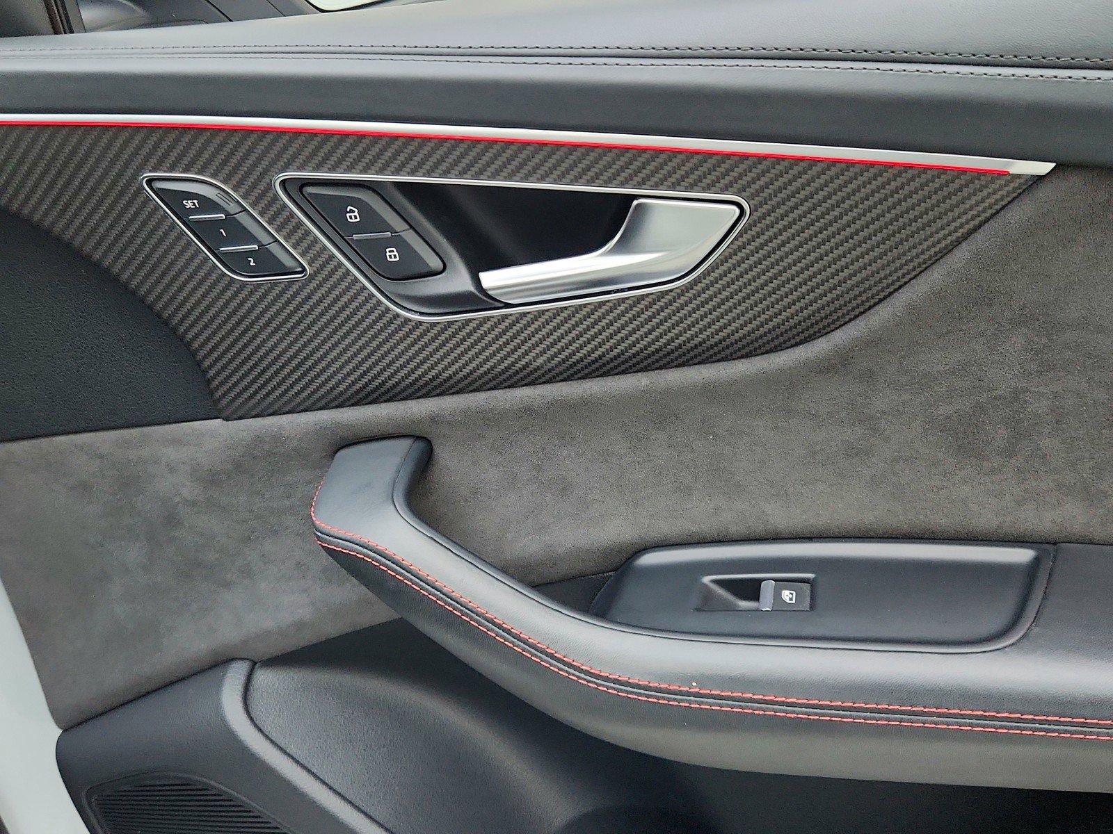 Used 2022 Audi RS Q8 w/ Luxury Package image 30