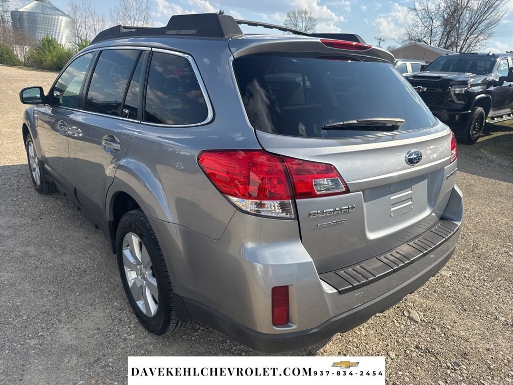 Used 2010 Subaru Outback 2.5i Limited AWD/4WD image 3