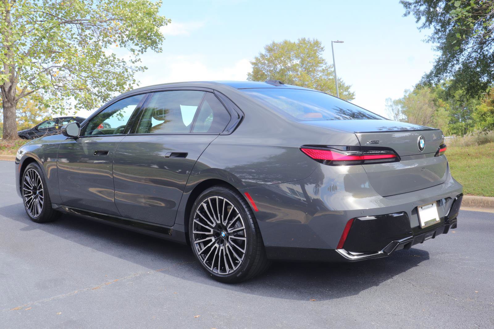New 2026 BMW 740i xDrive w/ Premium Package image 5
