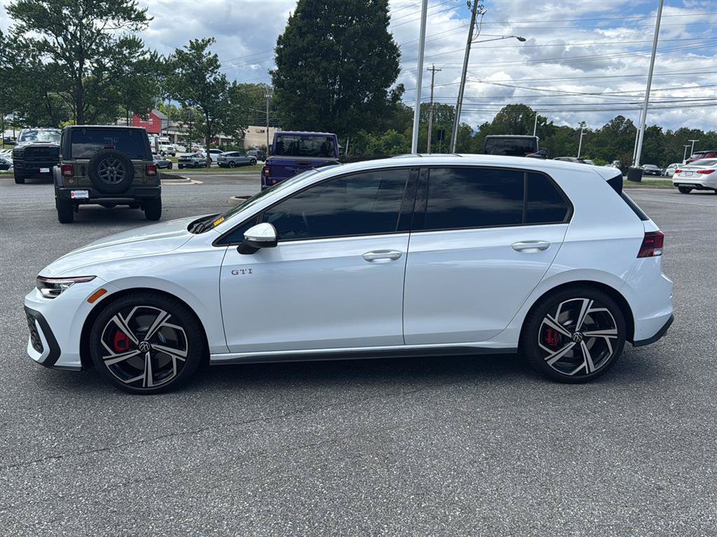 Used 2025 Volkswagen GTI SE FWD image 3