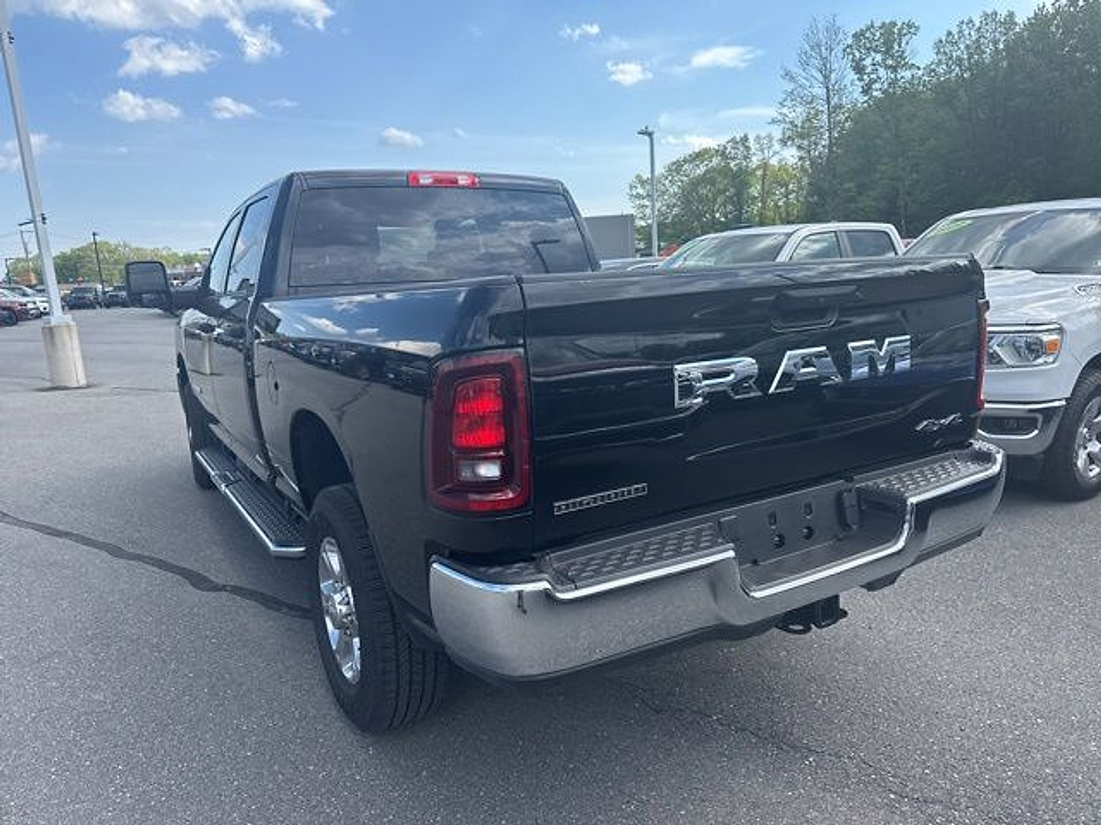 Used 2025 RAM 2500 Big Horn AWD/4WD image 10