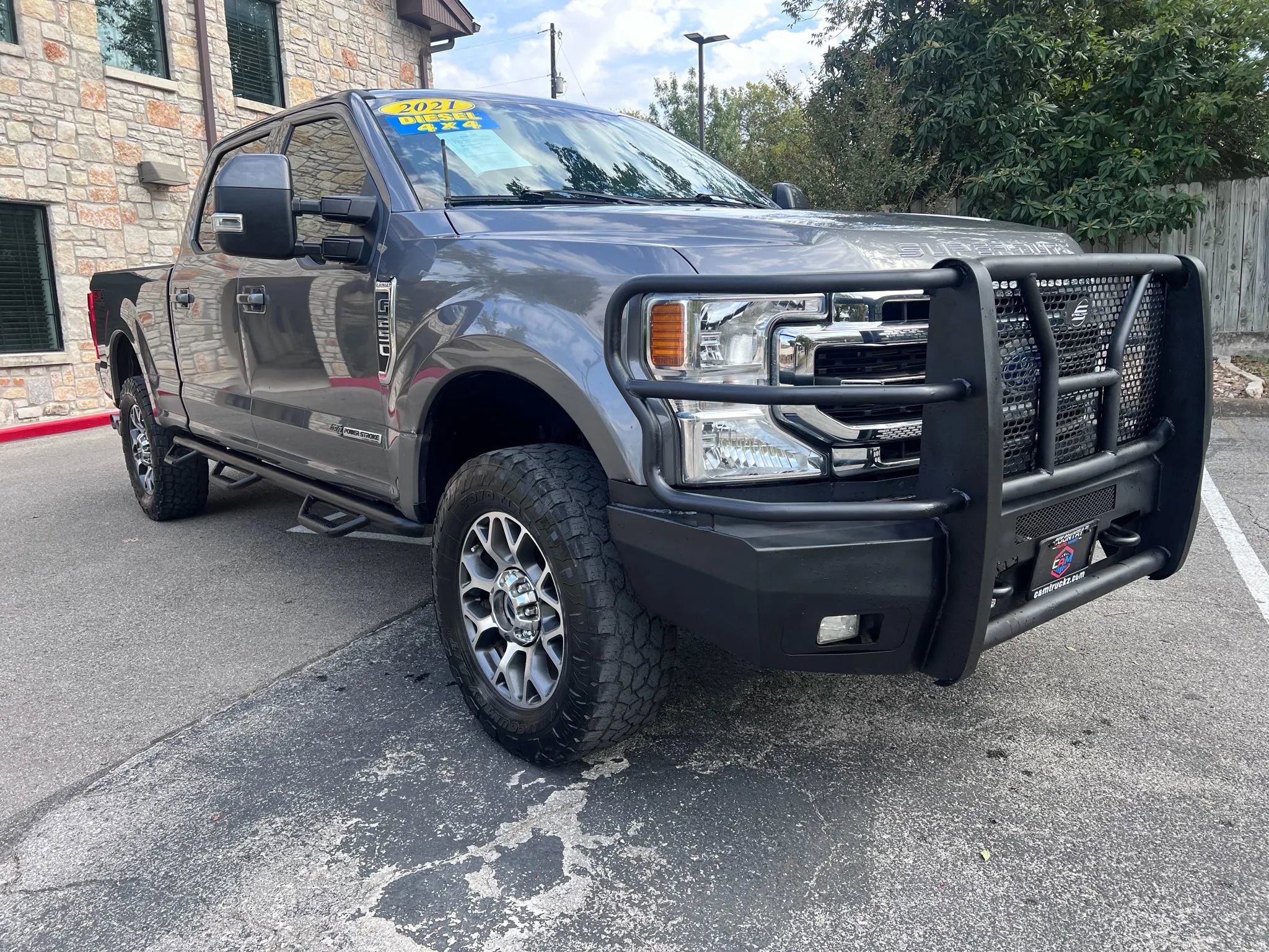 Used 2021 Ford F250 Lariat w/ FX4 Off-Road Package image 3