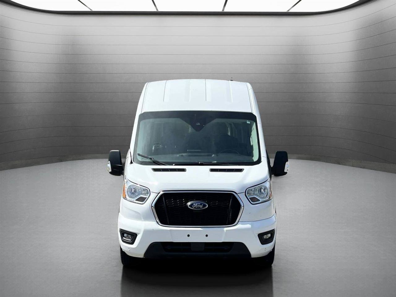Used 2022 Ford Transit 350 XLT RWD image 2