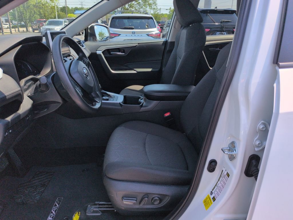 Certified 2023 Toyota RAV4 XLE w/ Convenience Package AWD/4WD image 9