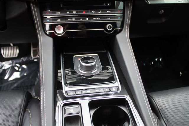 Used 2020 Jaguar F-PACE S image 15