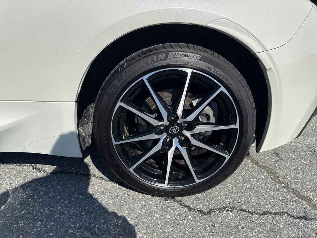 Used 2025 Toyota GR86 RWD image 26