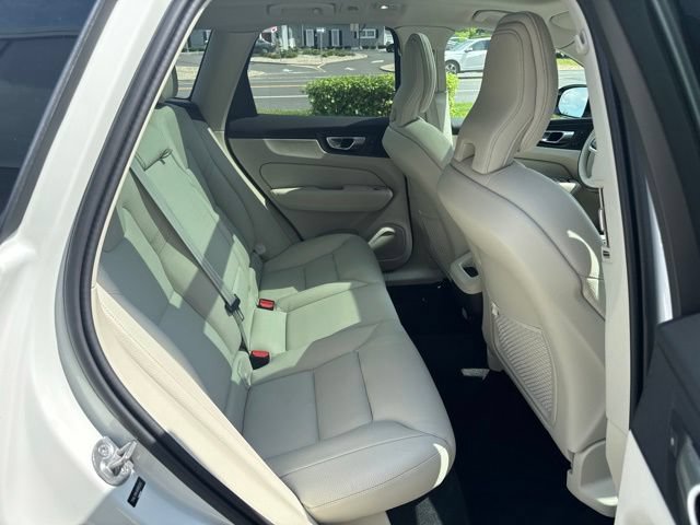 Used 2024 Volvo XC60 B5 Core w/ Climate Package AWD/4WD image 13