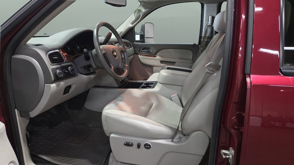 Used 2013 Chevrolet Silverado 1500 LTZ w/ LTZ Plus Package image 9