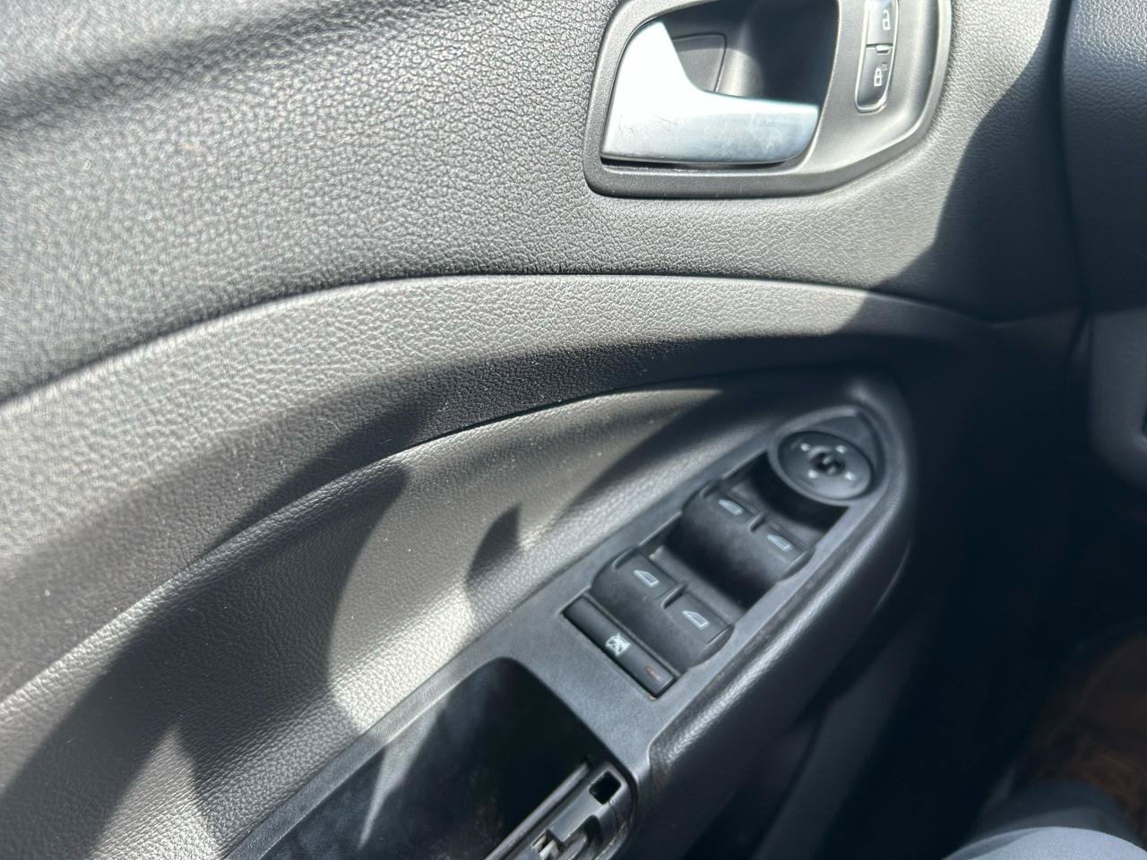 Used 2017 Ford Escape SE AWD/4WD image 27