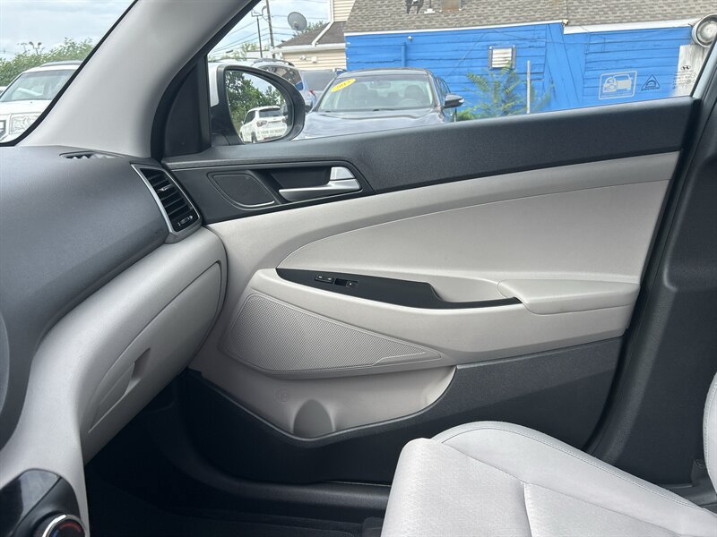 Used 2017 Hyundai Tucson SE w/ SE Popular Package 02 AWD/4WD image 12