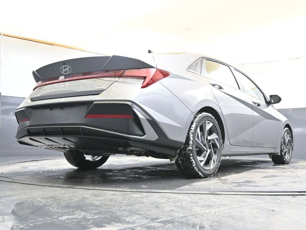 New 2026 Hyundai Elantra Limited image 44