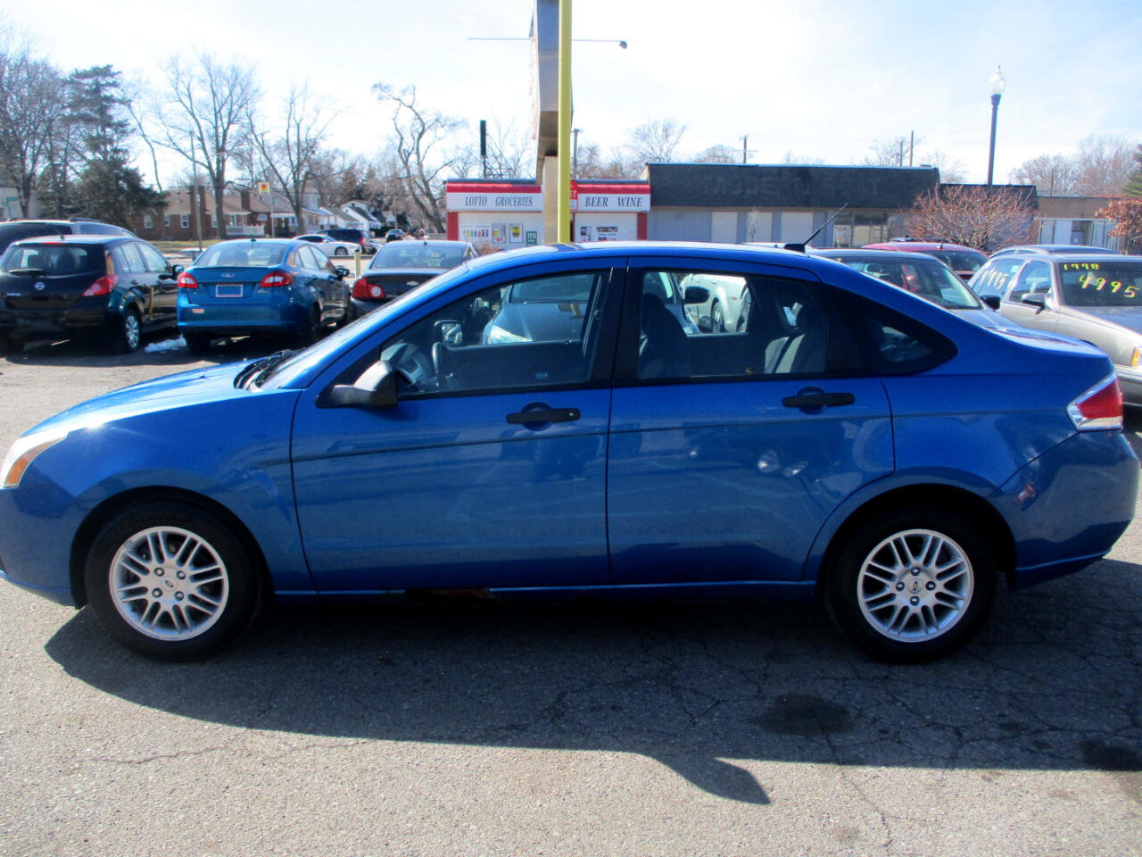 Used 2011 Ford Focus SE w/ 201A Rapid Spec Order Code image 4