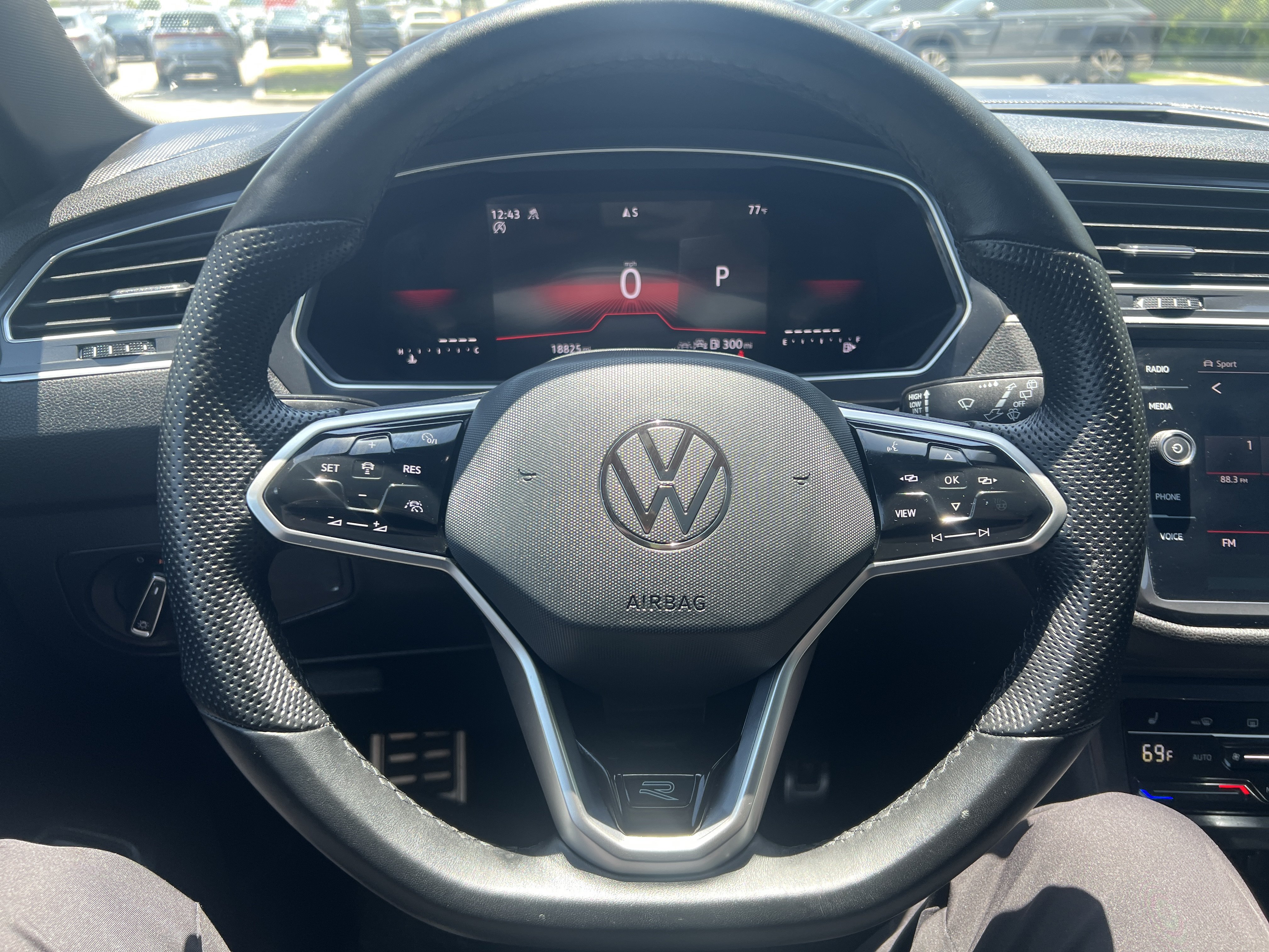 Certified 2024 Volkswagen Tiguan SE R-Line AWD/4WD image 15