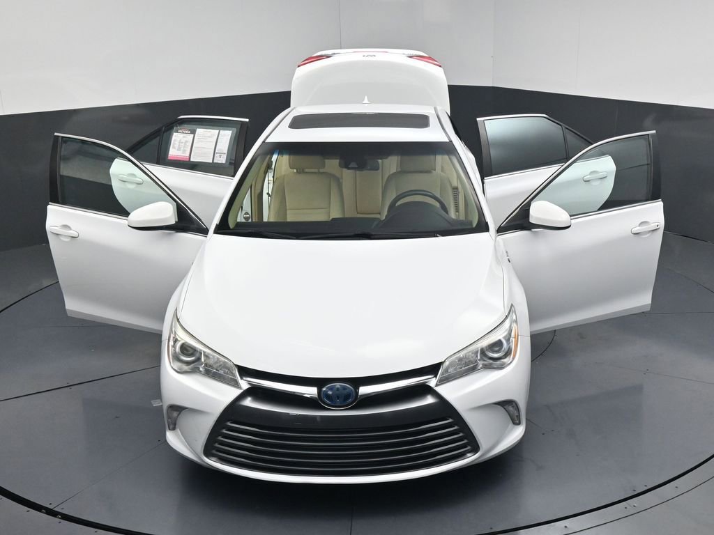 Used 2017 Toyota Camry XLE w/ Moonroof Package FWD image 24