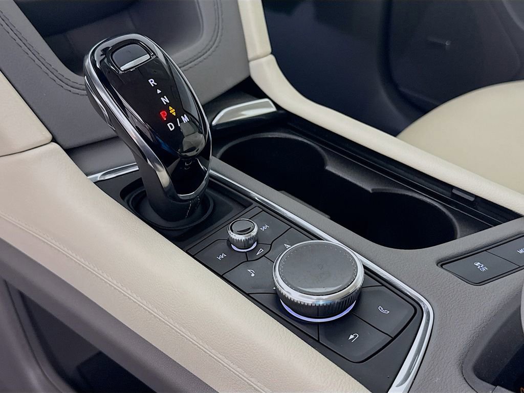 Used 2025 Cadillac XT5 Premium Luxury w/ Technology Package image 17