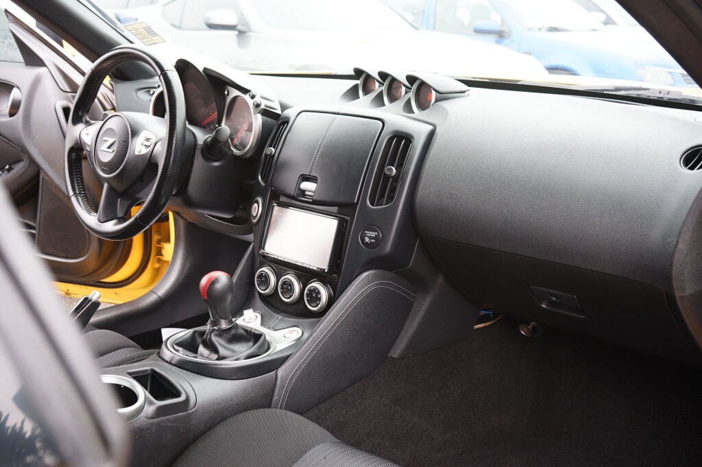 Used 2009 Nissan 370Z Coupe image 12