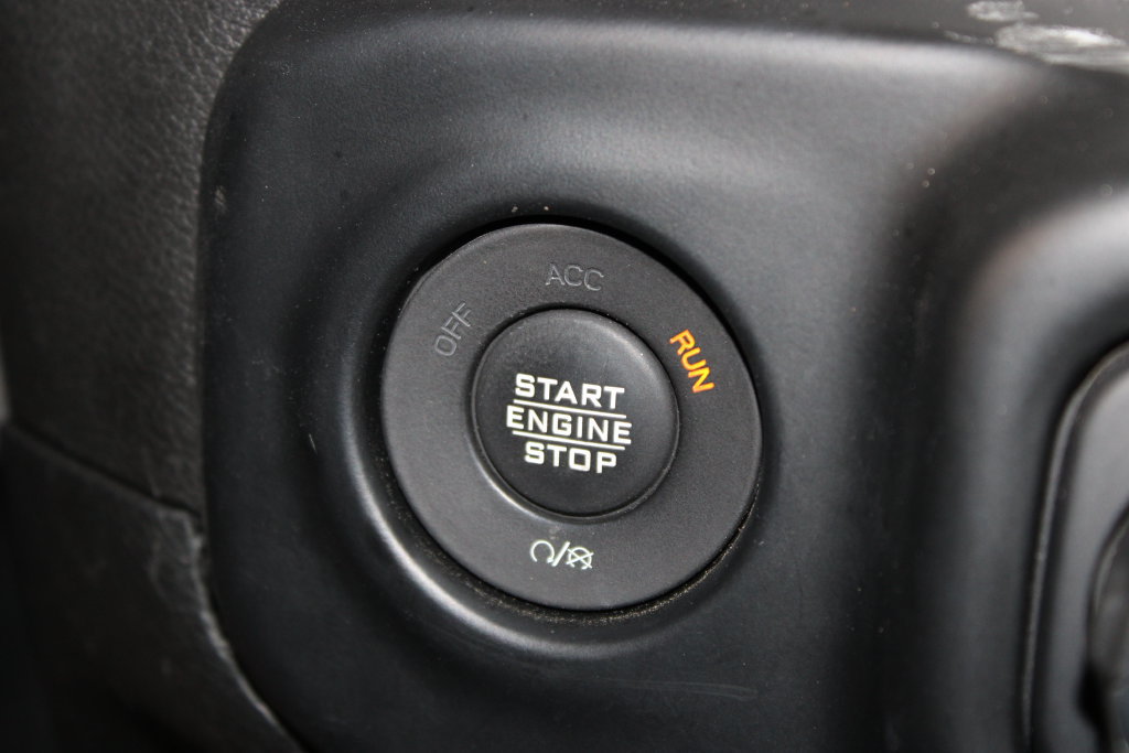 Used 2023 Jeep Gladiator Sport AWD/4WD image 40