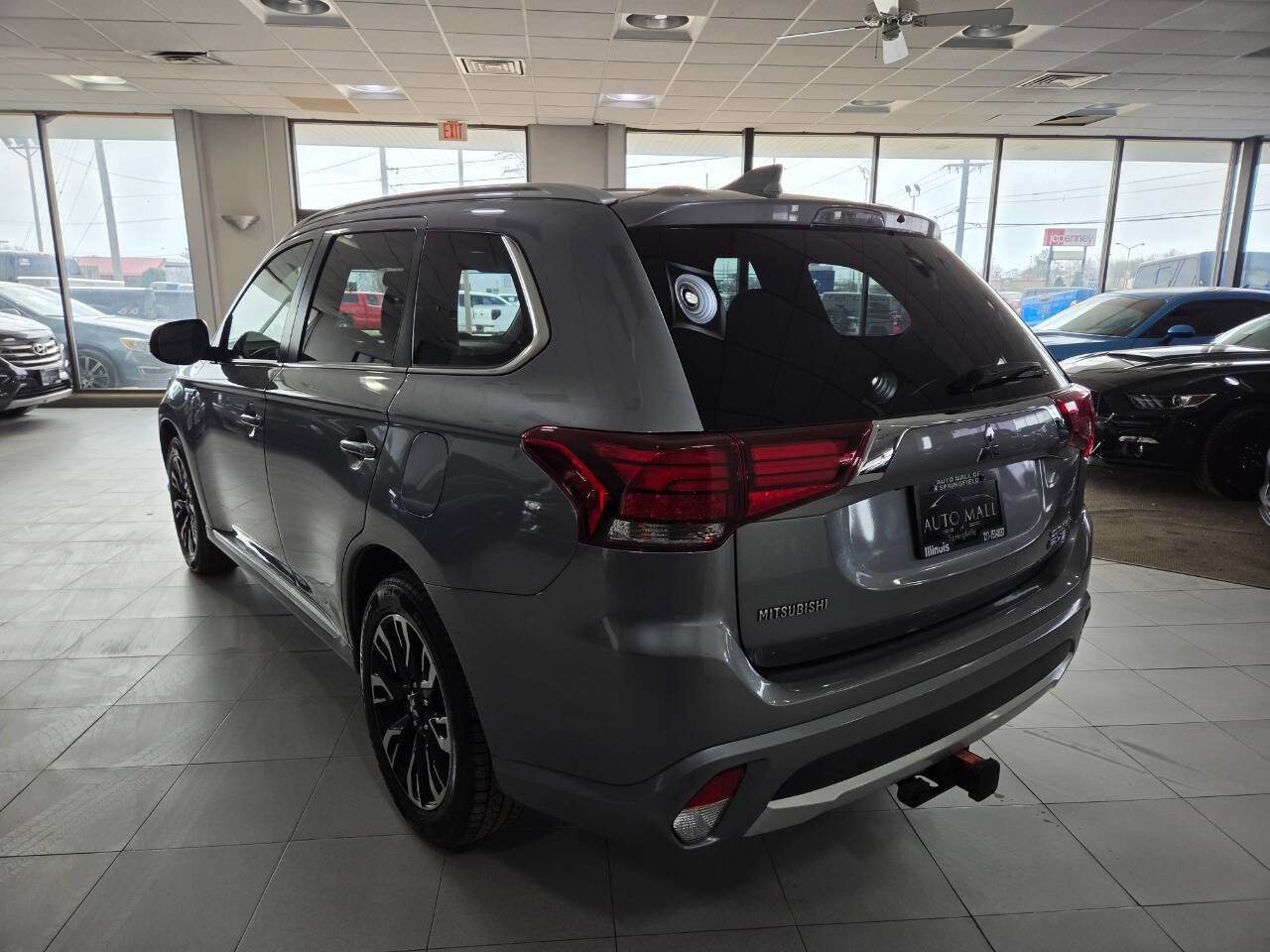 Used 2018 Mitsubishi Outlander SEL image 5