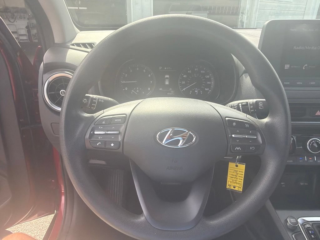 Used 2023 Hyundai Kona SE AWD/4WD image 12